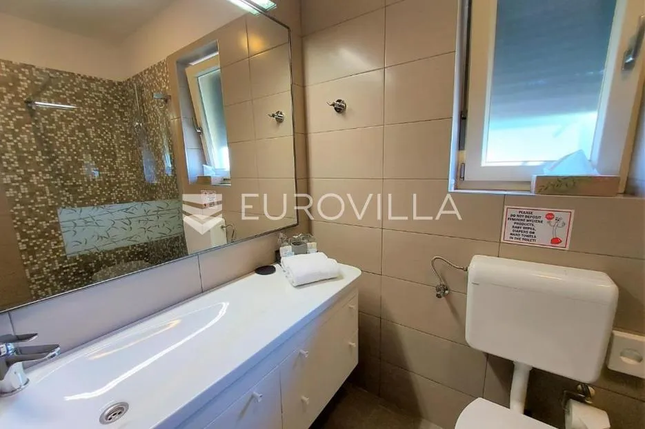 bale, samostojeća kuća s 3 apartmana - slika 19