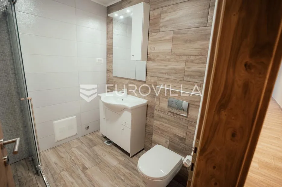 vukovar, centar, novouređen poslovni prostor 106 m², odlična lokacija - slika 6