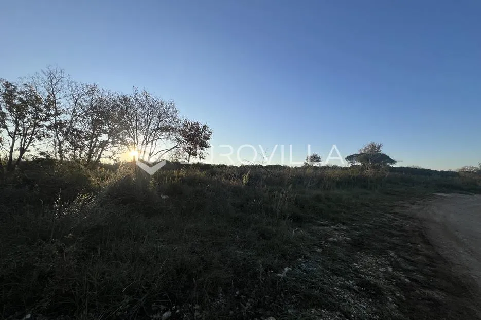 istra, medulin, građevinsko zemljište 715 m2 - slika 2