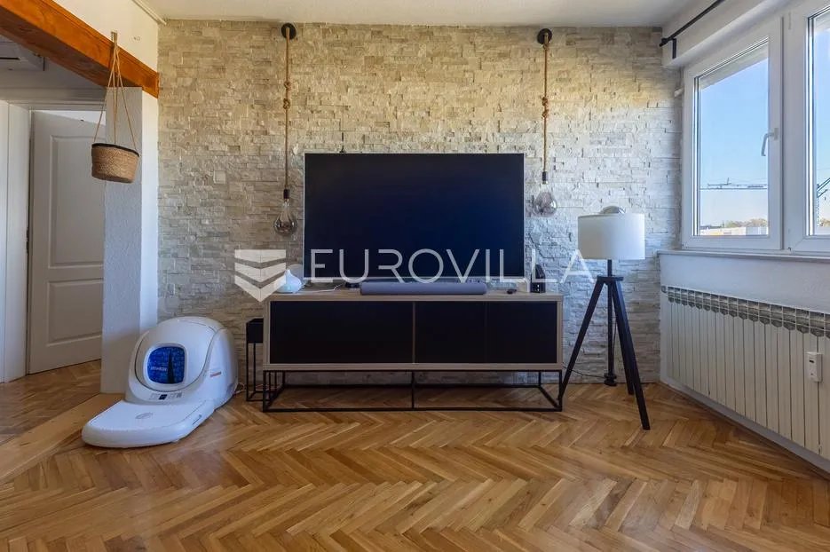 slavonski brod, centar trosoban stan 73 m² - slika 2