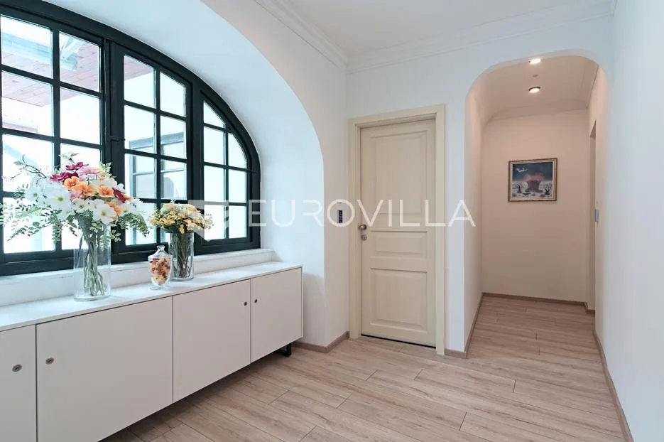 osijek, tvrđa, tri uhodana apartmana 68 m² - slika 2