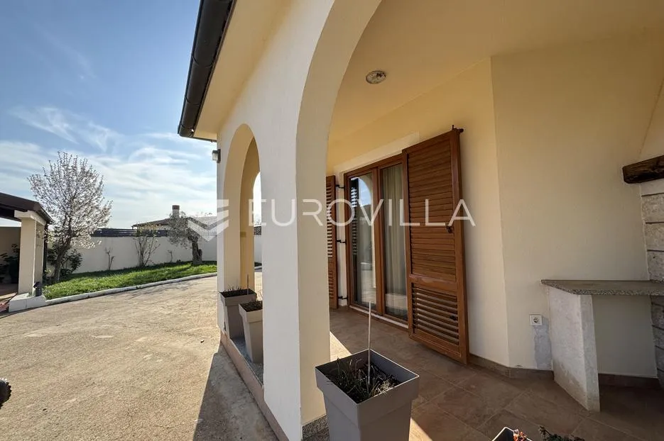 istra, valbandon, najam obiteljske kuće 180m2 s predivnom okućnicom - slika 8