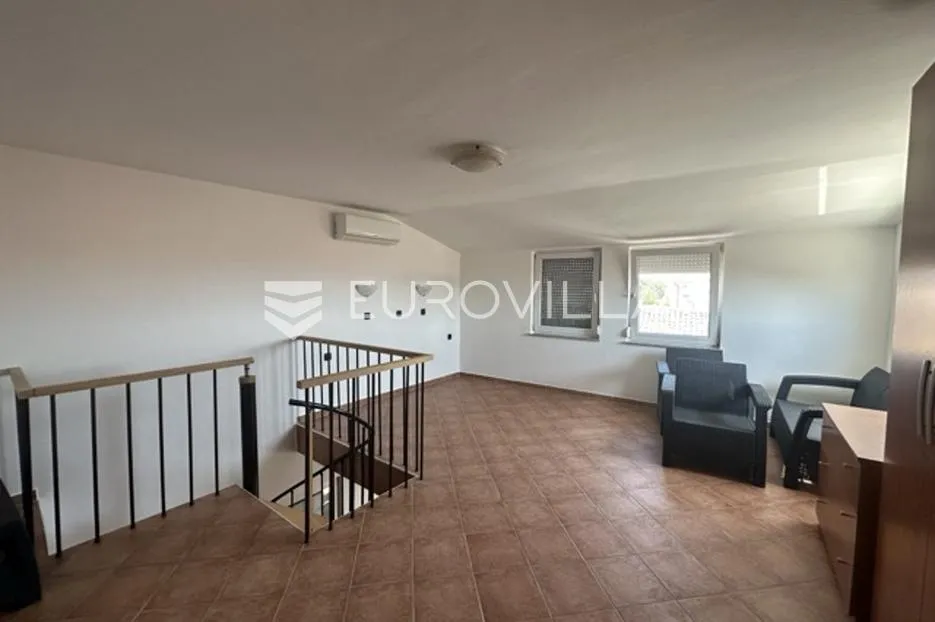 istra, medulin samostojeća kuća 130 m² s prekrasnom krovnom terasom i pogledom more - slika 24