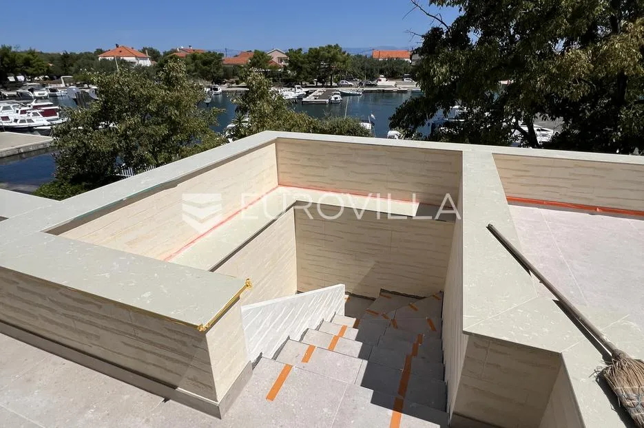 zadar, otok ugljan novogradnja 90 m² prvi red do mora - slika 12