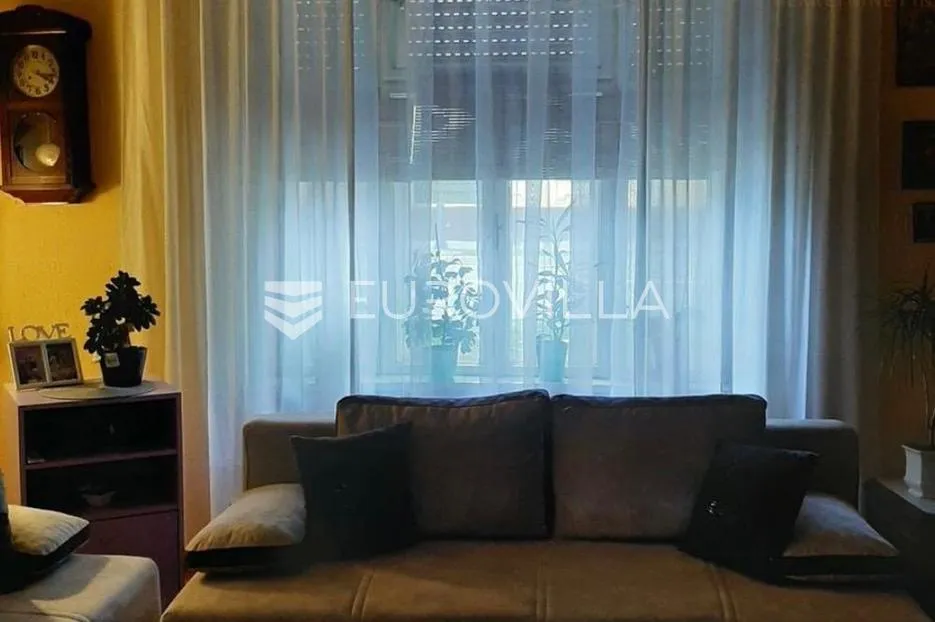 vukovar, širi centar, kuća na uglu s poslovnim prostorom, parcela 450 m² - slika 5