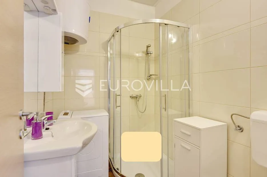 medulin, manja samostojeća kuća nkp 121 m2 na svega 150 m od mora - slika 18