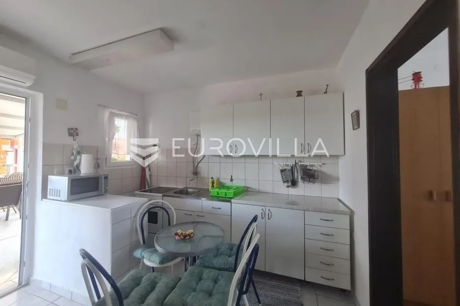 vir, apartmanska kuća s 3 jedinice, velikom okućnicom i potencijalom za bazen blizu centra - slika 32