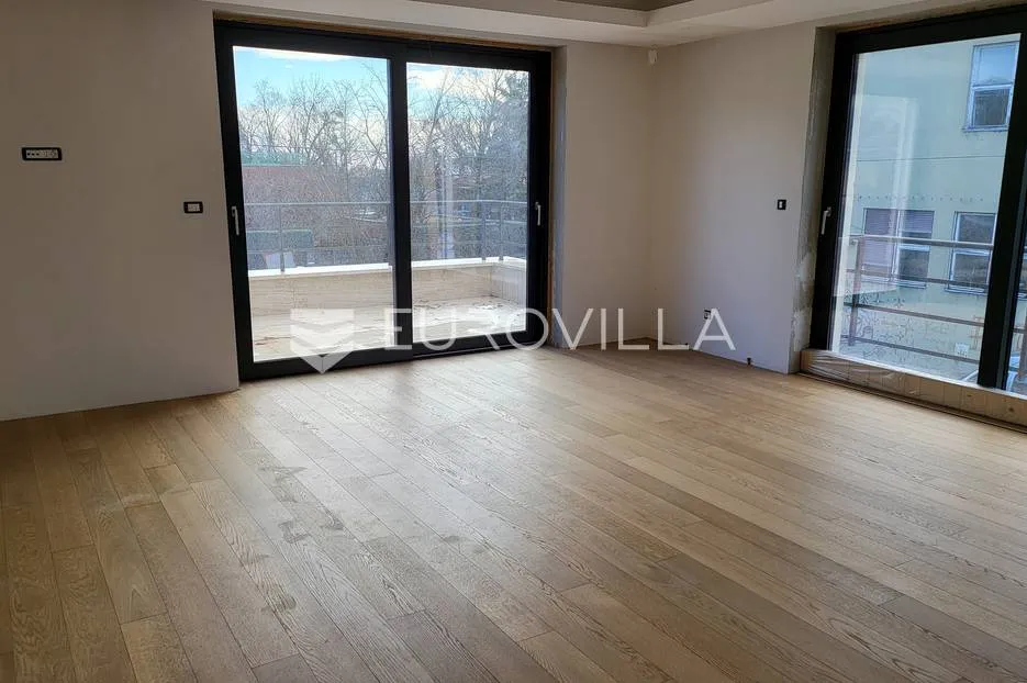 tuškanac vila 600m2 na zemljištu 5.000m2 - slika 13