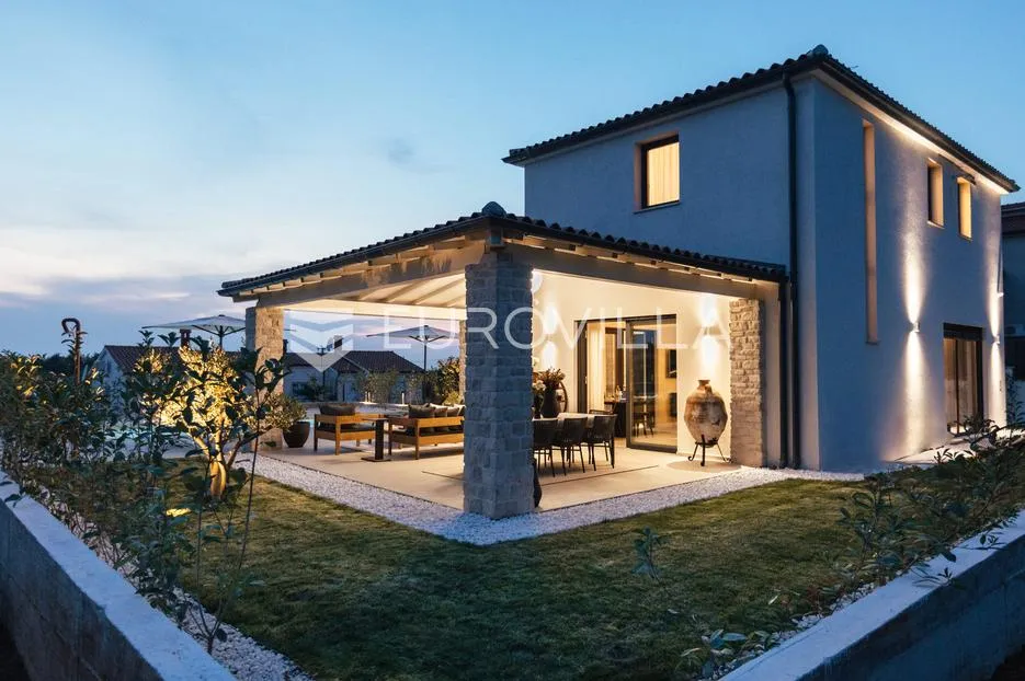 istra, poreč, gedići prekrasna moderna kamena vila 165 m² s bazenom - slika 31