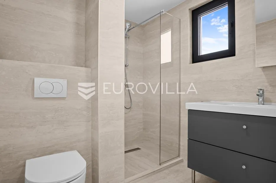 istra, poreč, dvojna kuća 168 m² s 4 spavaće sobe i 3 parkirna mjesta - slika 27