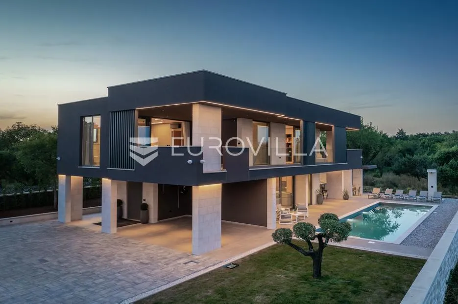istra, krnice, impresivna dizajnerska vila s pogledom na more - slika 76