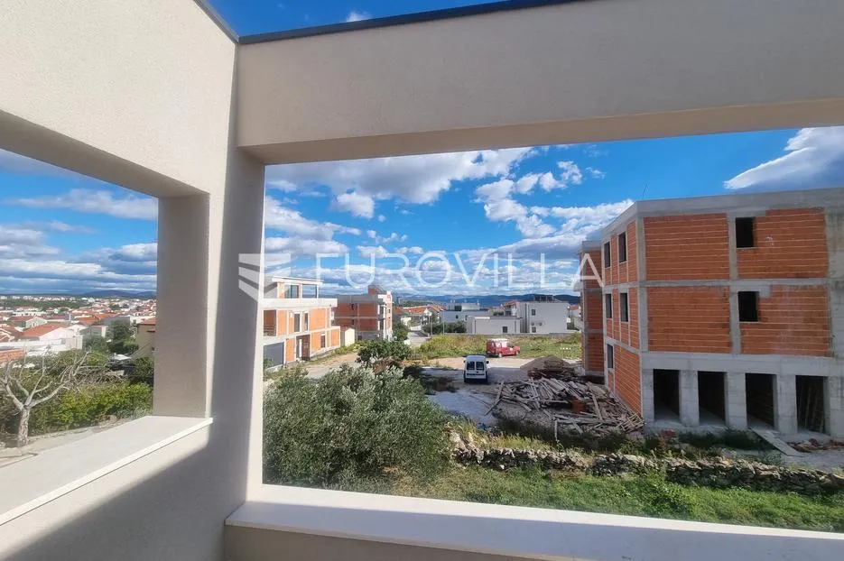 vodice, moderna kuća s bazenom, 190,58 m² - slika 24