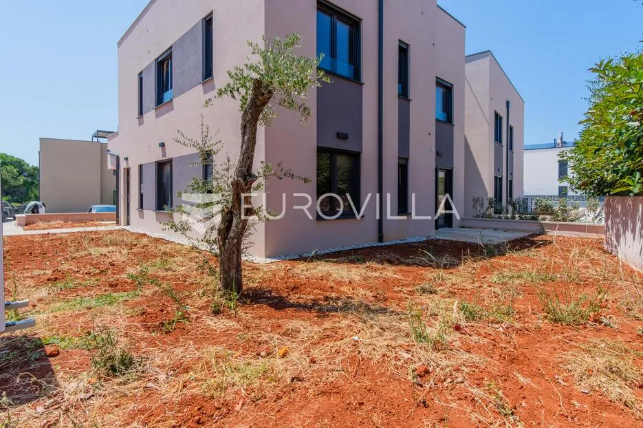 istra, poreč, trosoban stan u prizemlju - slika 2