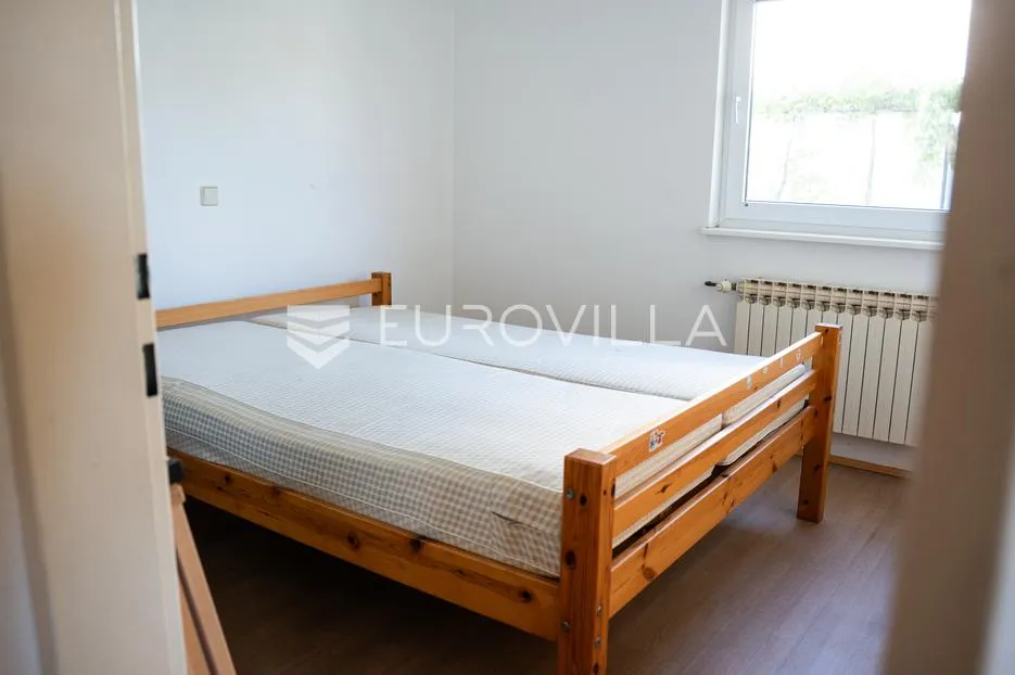 županja, prostrana obiteljska kuća površine 180 m² na parceli od 788 m² u mirnoj ulici - slika 8