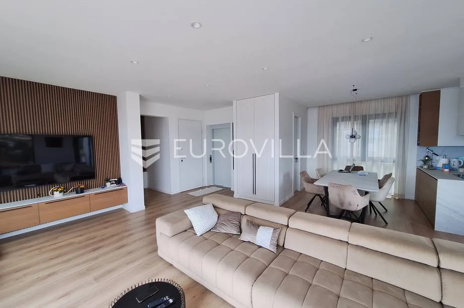 opatija, centar, luksuzan dizajnerski penthouse s neto korisnom površinom od 250 m² s bazenom - slika 3