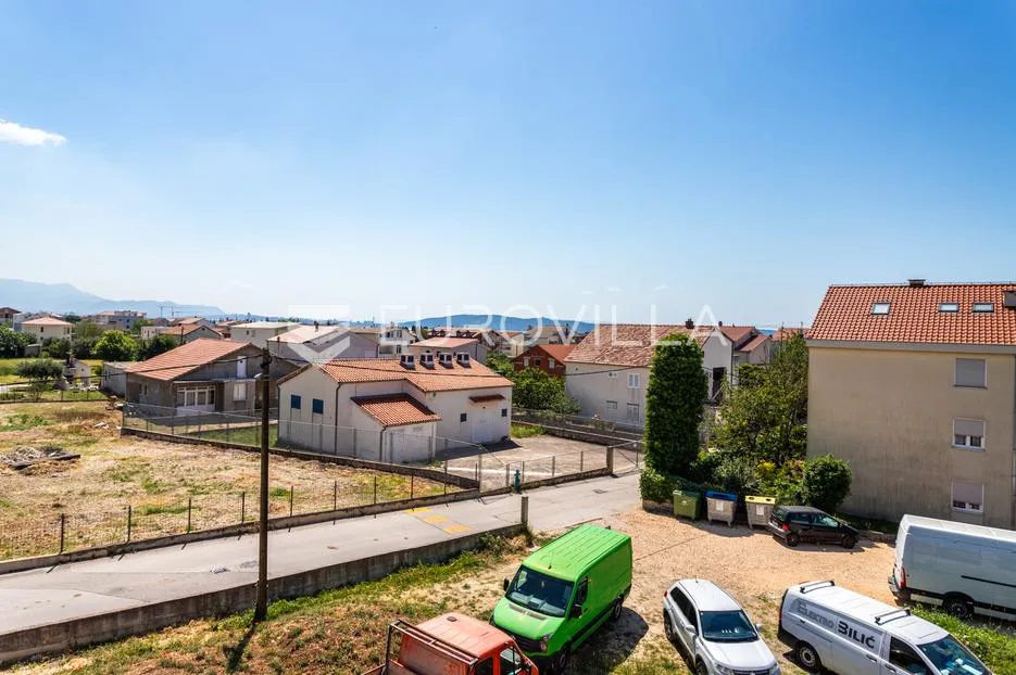 kaštel lukšić, trosoban penthouse s krovnom terasom i dva parkirna mjesta - slika 27