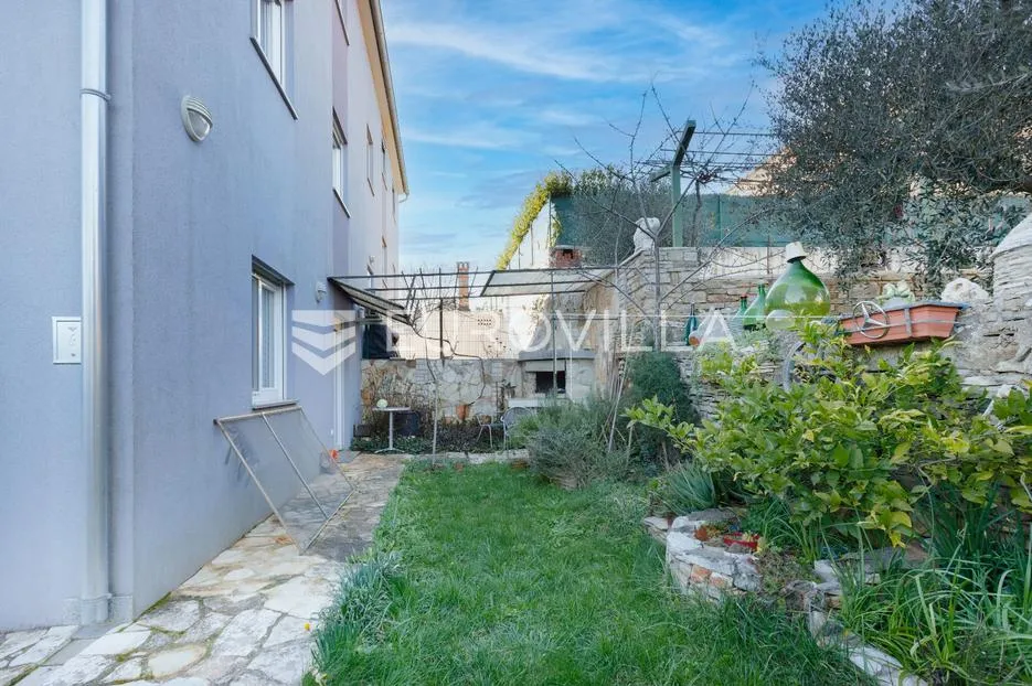 pula, moderan trosoban stan s apartmanom, vrtom i terasom, 136 m² - slika 17