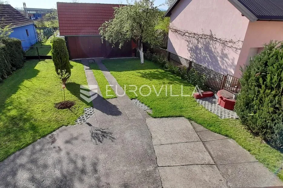dugo selo, centar, lijepa kuća s dva stana, 200 m² - slika 9