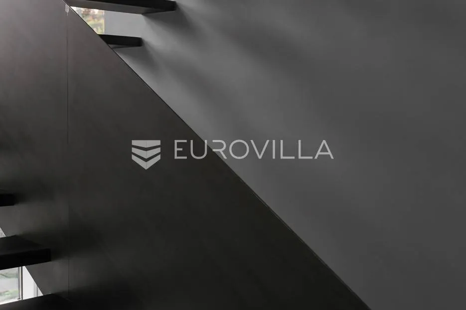 zagreb, mlinovi, luksuzan četverosoban stan 138 m² u duplex kući s garažom - slika 30