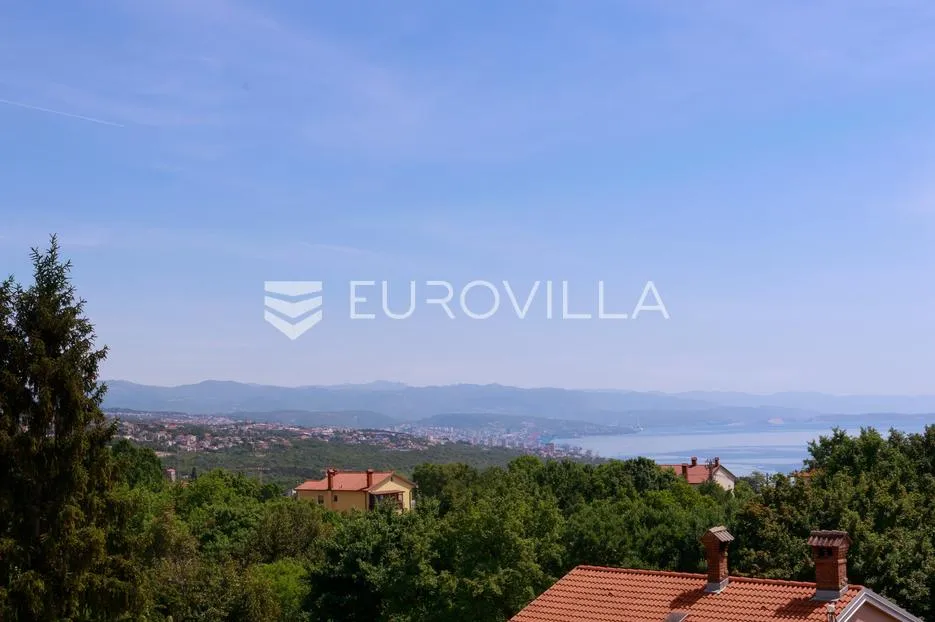matulji, penthouse peterosobni dvoetažni stan160 m², terasa 130 m² i privatna okućnica 250 m² - slika 31