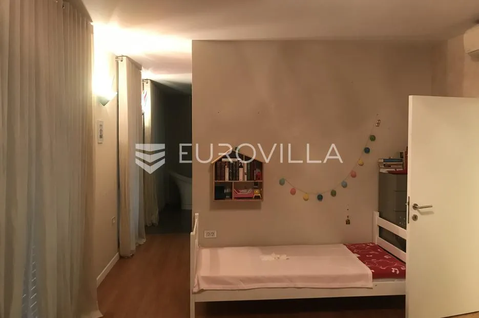 istra, rovinj, luksuzni penthouse nkp 186m2 na super lokaciji s dva garažna mjesta - slika 23