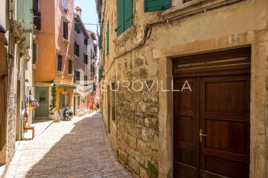 istra, rovinj, moderno renoviran stan s neto korisnom površinom od 49,05 m² u strogom centru - slika 17