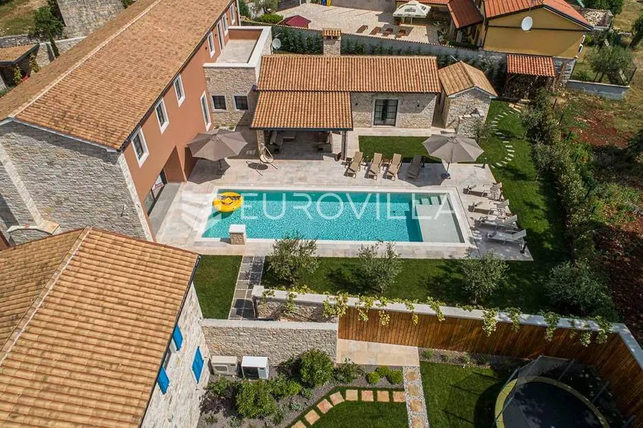 istra, kanfanar, komplex prekrasnih kamenih kuća 1561 m2 na velikoj okućnici - slika 2