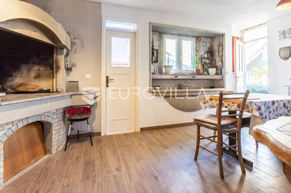 čiovo, okrug gornji, trosoban stan sa studio apartmanom, vrtom i pogledom na more - slika 10
