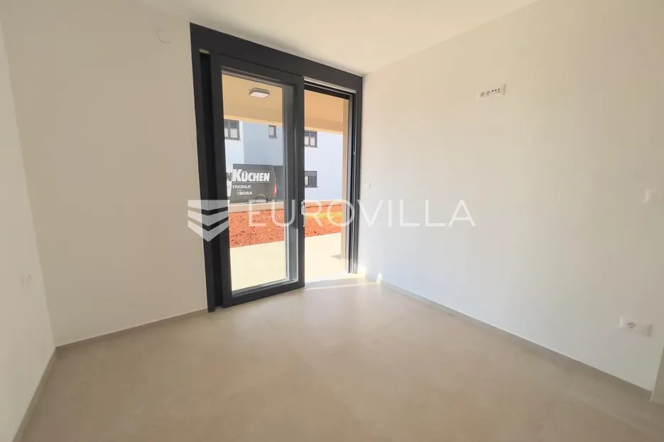 umag, novogradnja, stan u prizemlju, 64.77 m² s vrtom od 157 m² - slika 10