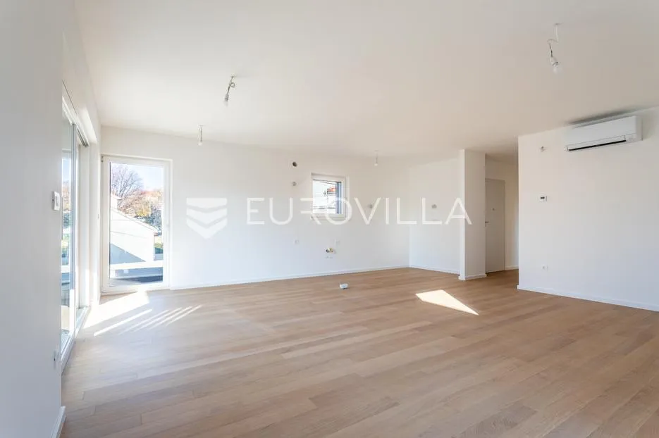 vodice, novogradnja, prostran stan u centru mjesta, 117,53 m² - slika 4