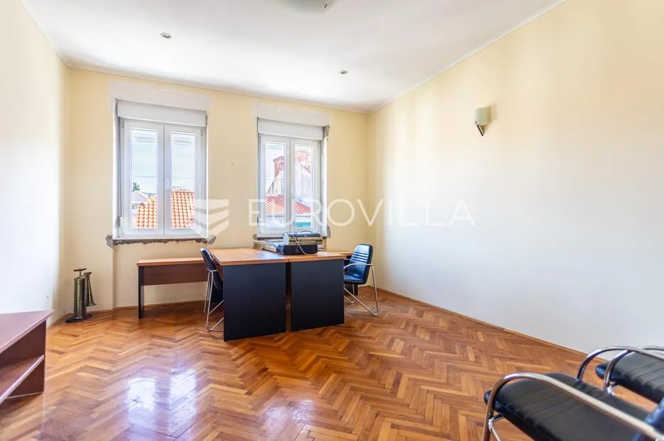 split, bačvice, komforan dvosoban stan površine 67 m² - slika 7
