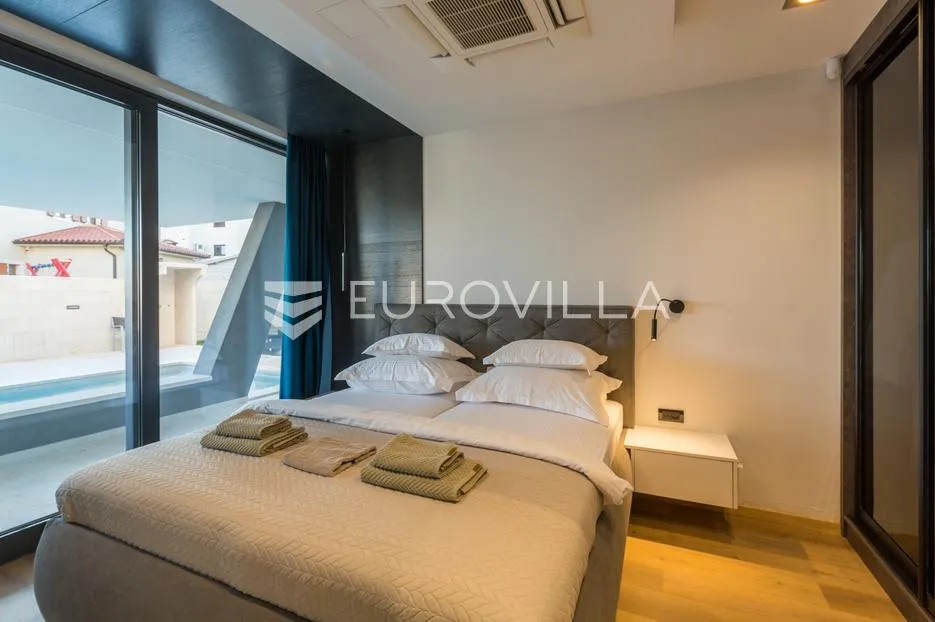 medulin, besprijekornog luksuzna vila 400 m² s bazenom, 300 m od plaže - slika 11