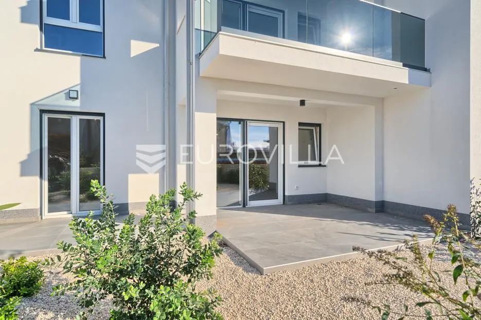 brodarica, četverosoban stan u novogradnji - slika 21