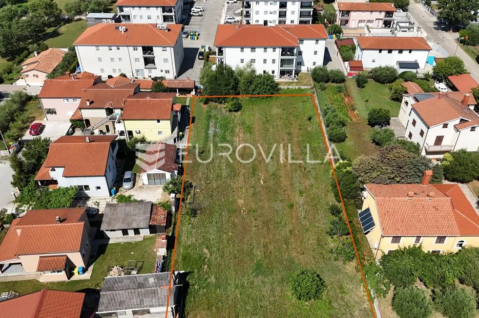 Istra, okolica Poreča, Veliko građevinsko zemljište s iznimnim investicijskim potencijalom