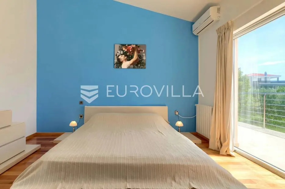 medulin, pomer, moderna samostojeća kuća 400 m² s bazenom u blizini mora - slika 34