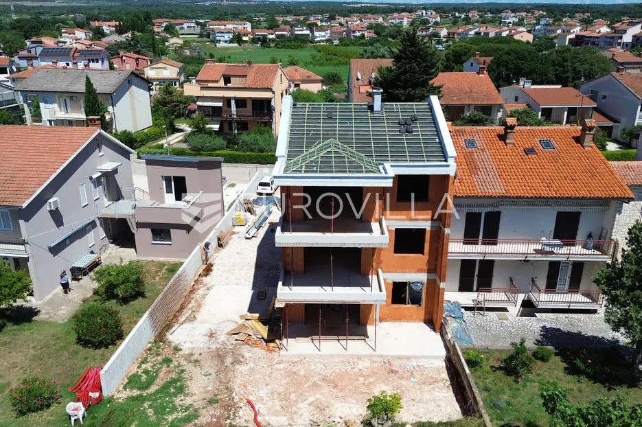 fažana, valbandon, vrhunska novogradnja 600 m od mora i prvih plaža - slika 2