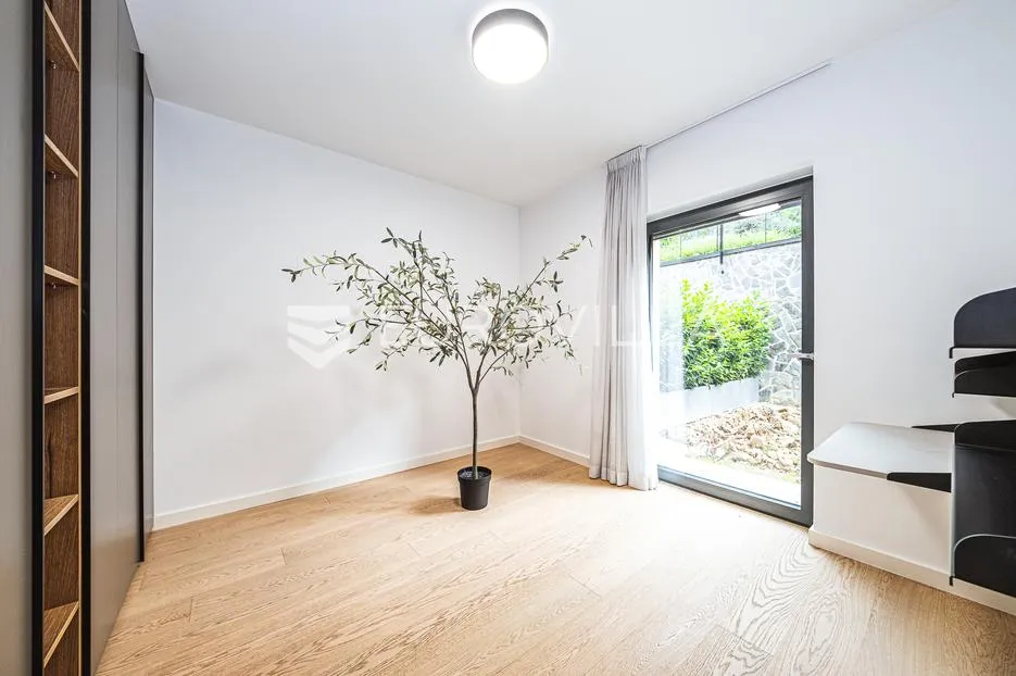 zagreb, donji grad, centar, luksuzan peterosoban stan s loggiom, terasom i vrtom 150 m² - slika 8
