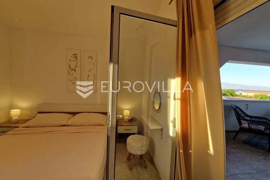 vir, 100m od mora, kuća s 4 apartmana i pogledom na more - slika 22