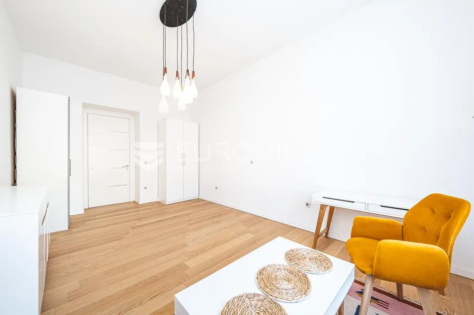 zagreb, donji grad, moderan četverosoban stan 90 m² - slika 12