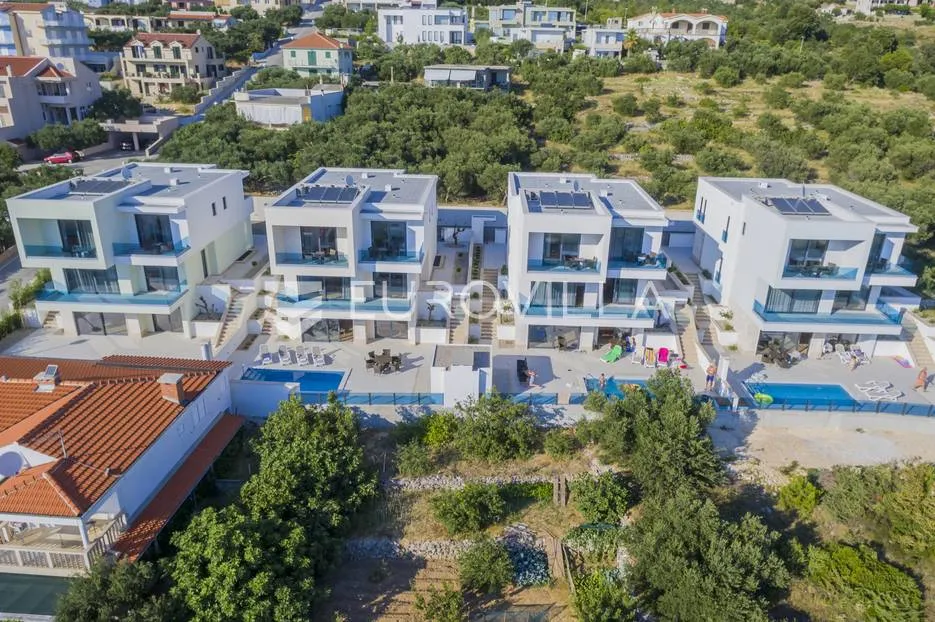 makarska, atraktivna vila s panoramskim pogledom na more - slika 3