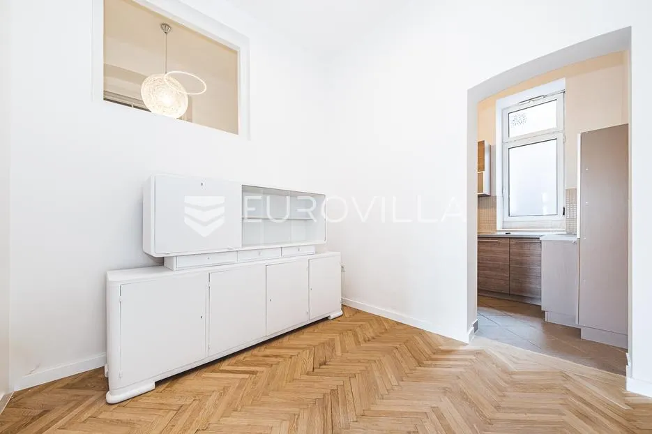 zagreb, svačićev trg, funkcionalan ured 100 m² - slika 7
