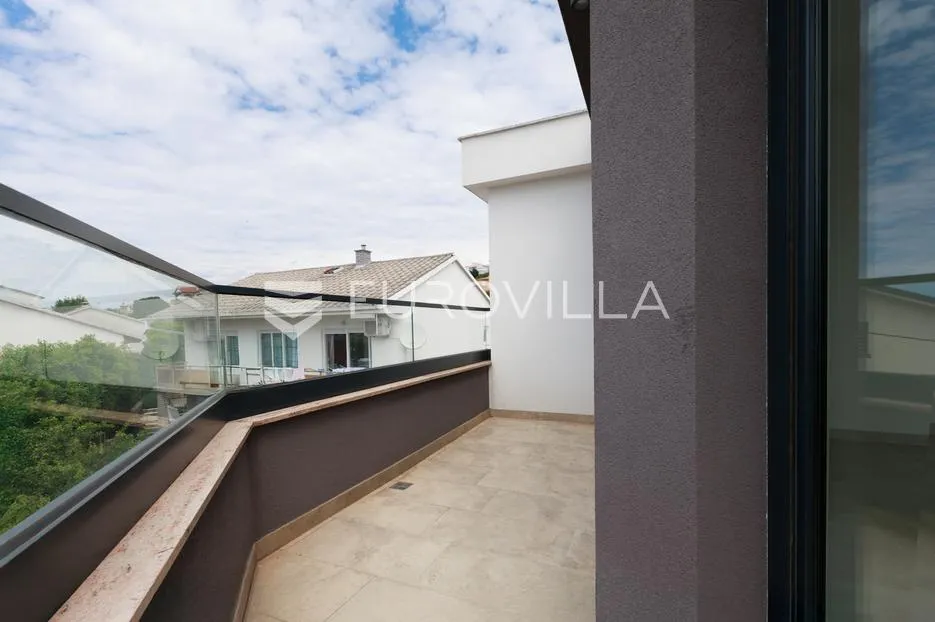 crikvenica, trosoban stan nkp 68 m² s panormaskim pogledom na more - slika 7