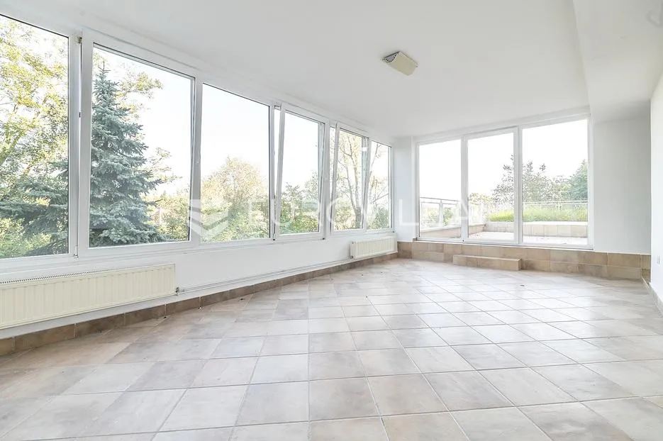 zagreb, zelengaj prostrani peterosoban stan 178 m² u visokom prizemlju - slika 9