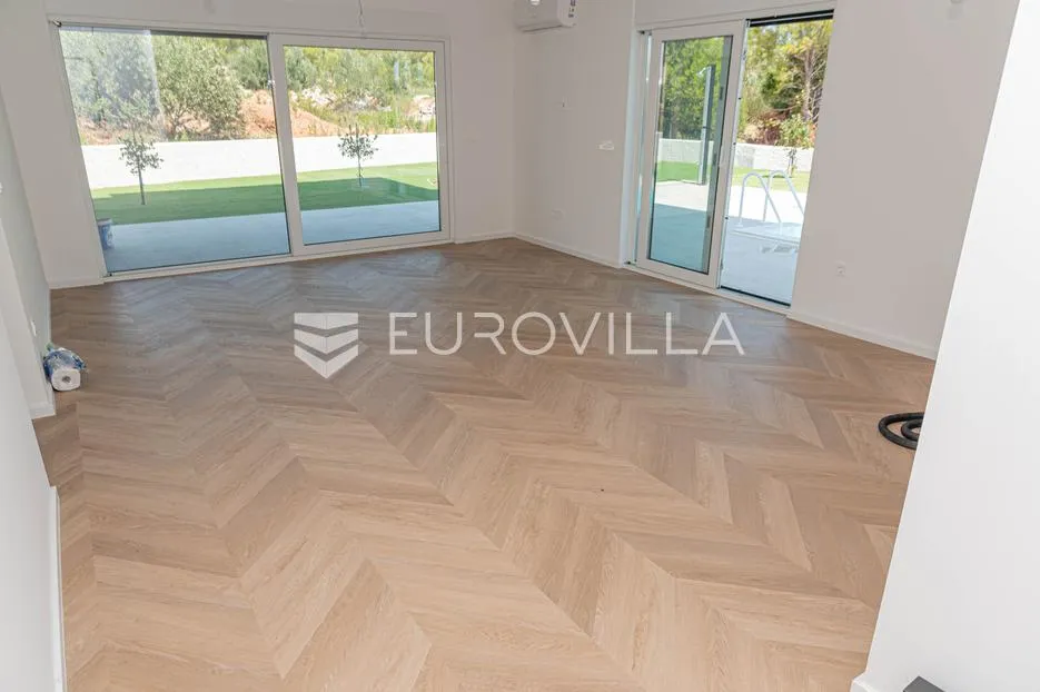 tribunj, novogradnja, stan u prizemlju s bazenom, 133,46 m² - slika 12