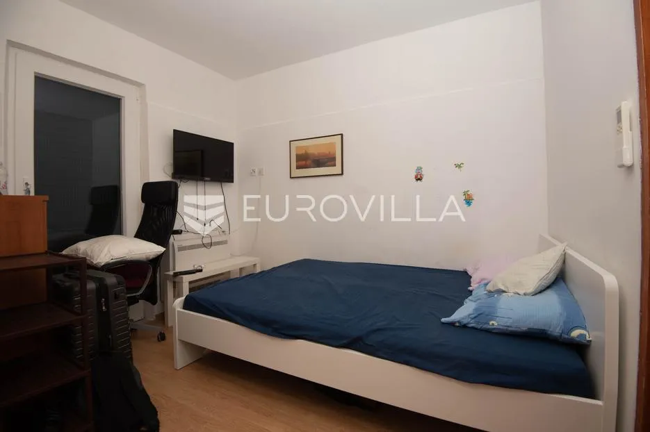 tisno, ekskluzivna apartmanska kuća prvi red do mora s panoramskim pogledom i brodicom - slika 20