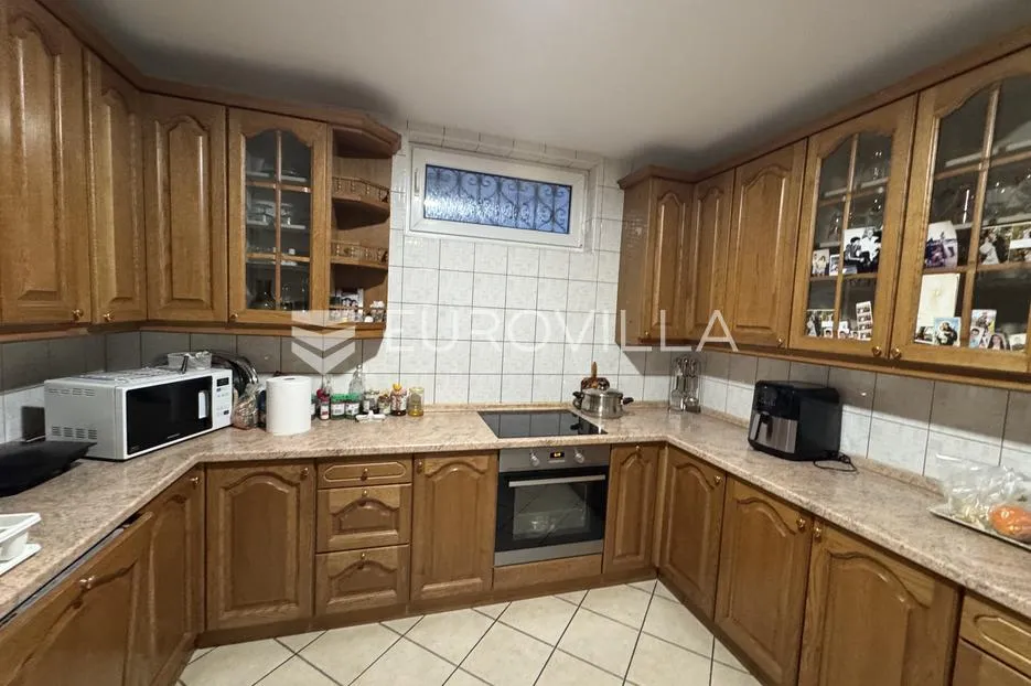 đakovo, centar, luksuzna kuća 470 m2 na izuzetnoj lokaciji - slika 35