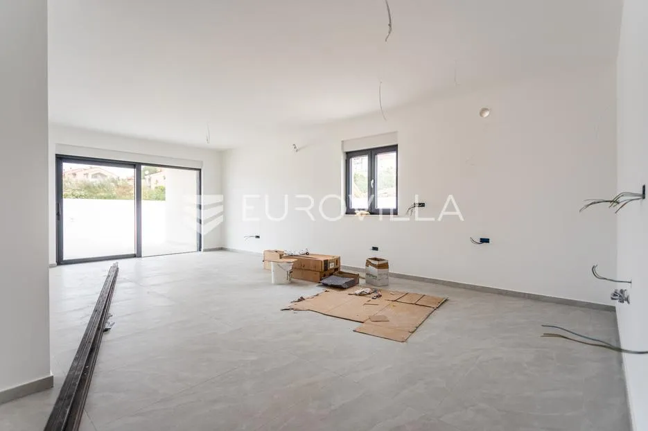 vodice, prostran trosoban stan, 172,73 m² - slika 2