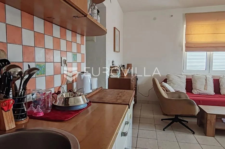 rab, barbat, dvosoban stan s pogledom n more, 250 m od mora, 54 m² - slika 3