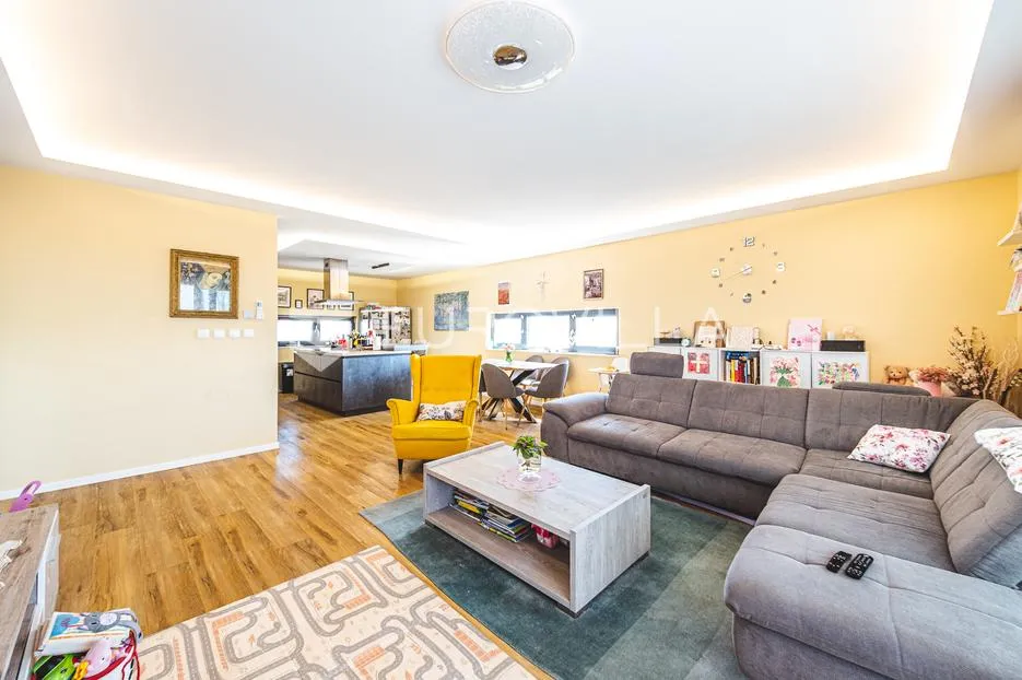 dugo selo, moderan četverosoban penthouse 140,02 m², otvoreni pogled - slika 3