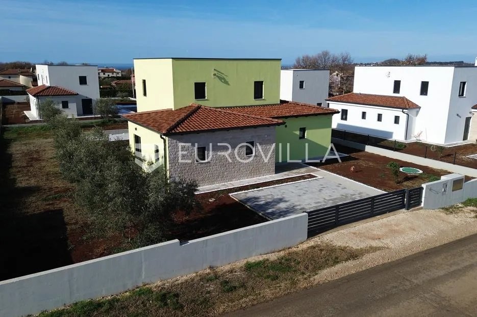 istra, poreč, samostojeća kuća s lijepom okućnicom - slika 6